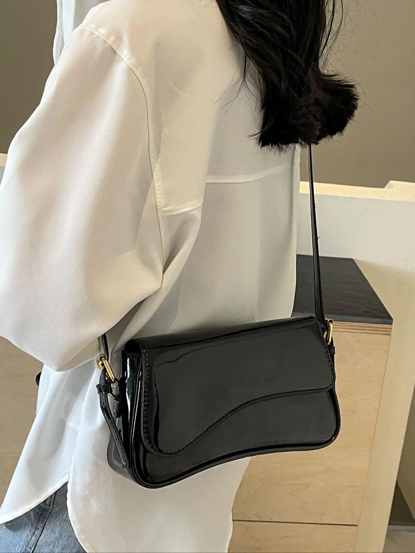 26 Spring/Summer Women'S Saddle Bag, Daily Shoulder Bag and Crossbody Bag, Classic Shoulder Bag, Elegant Magnetic Sealed Saddle Bag, Suitable for Daily Use, Party Attendance